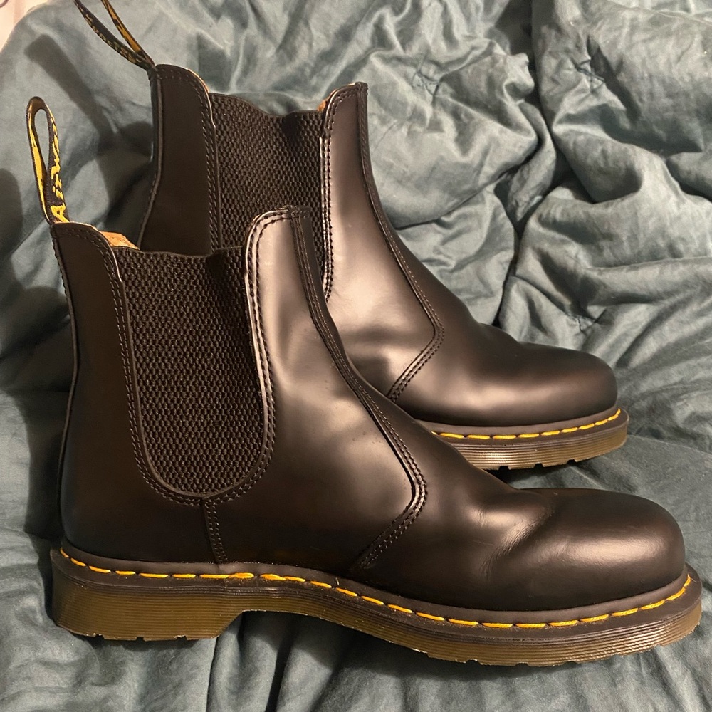 Dr marten Chelsea boot